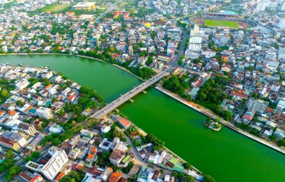 Đường đi bộ ven sông Như Ý tại Thành phố Huế